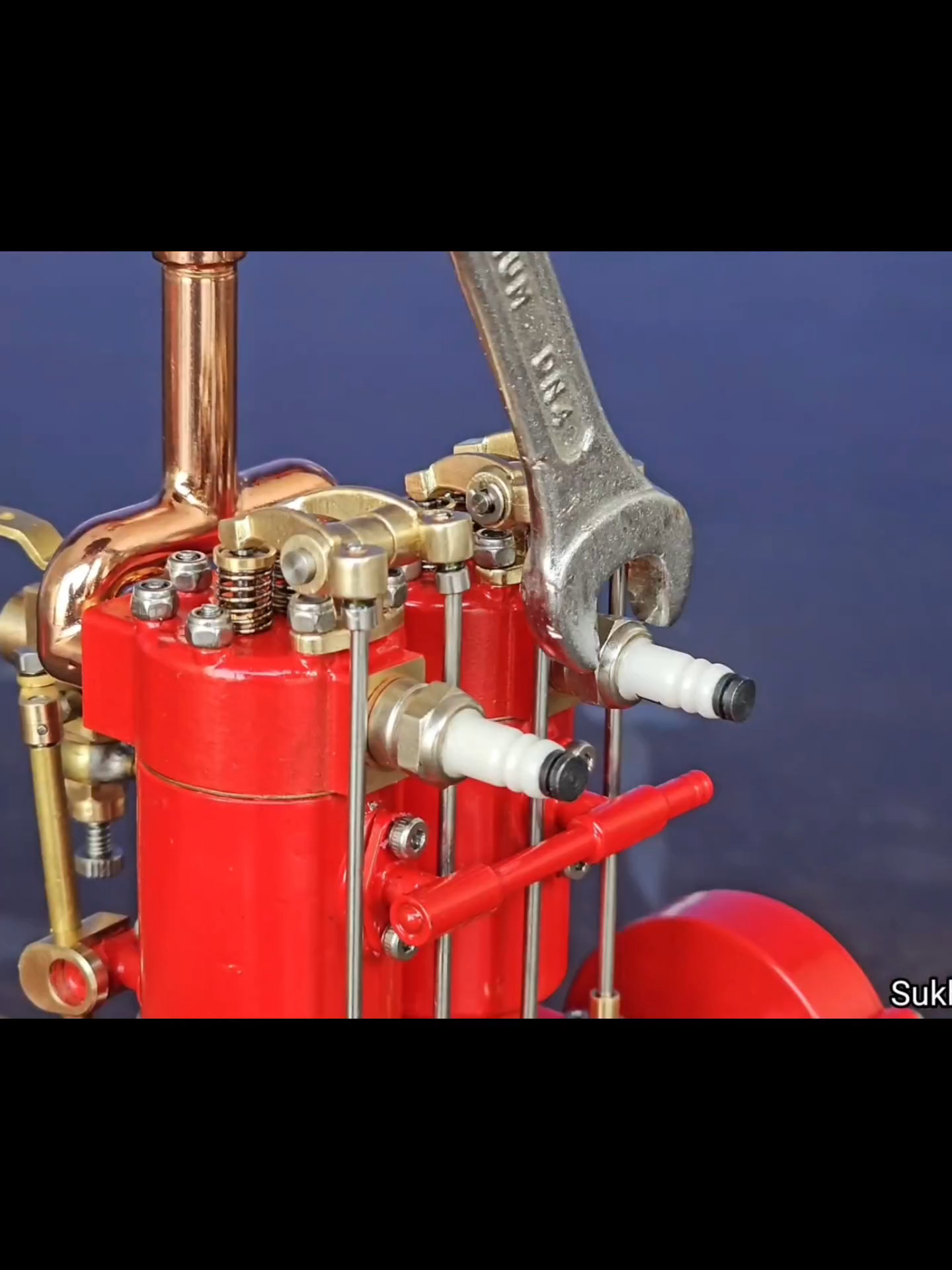 H74 5cc 2-cylinder 4 Stroke and tractor that water...#truck #enginediy #fyp #scaniatruck #waterpump #engine