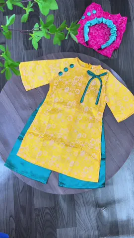 Áo dài bé gái kèm butan cài cho bé #shopmeken121117 #thoitrangtreem #aodaitetchobe #aodaitetbegai #thoitrangtreem 