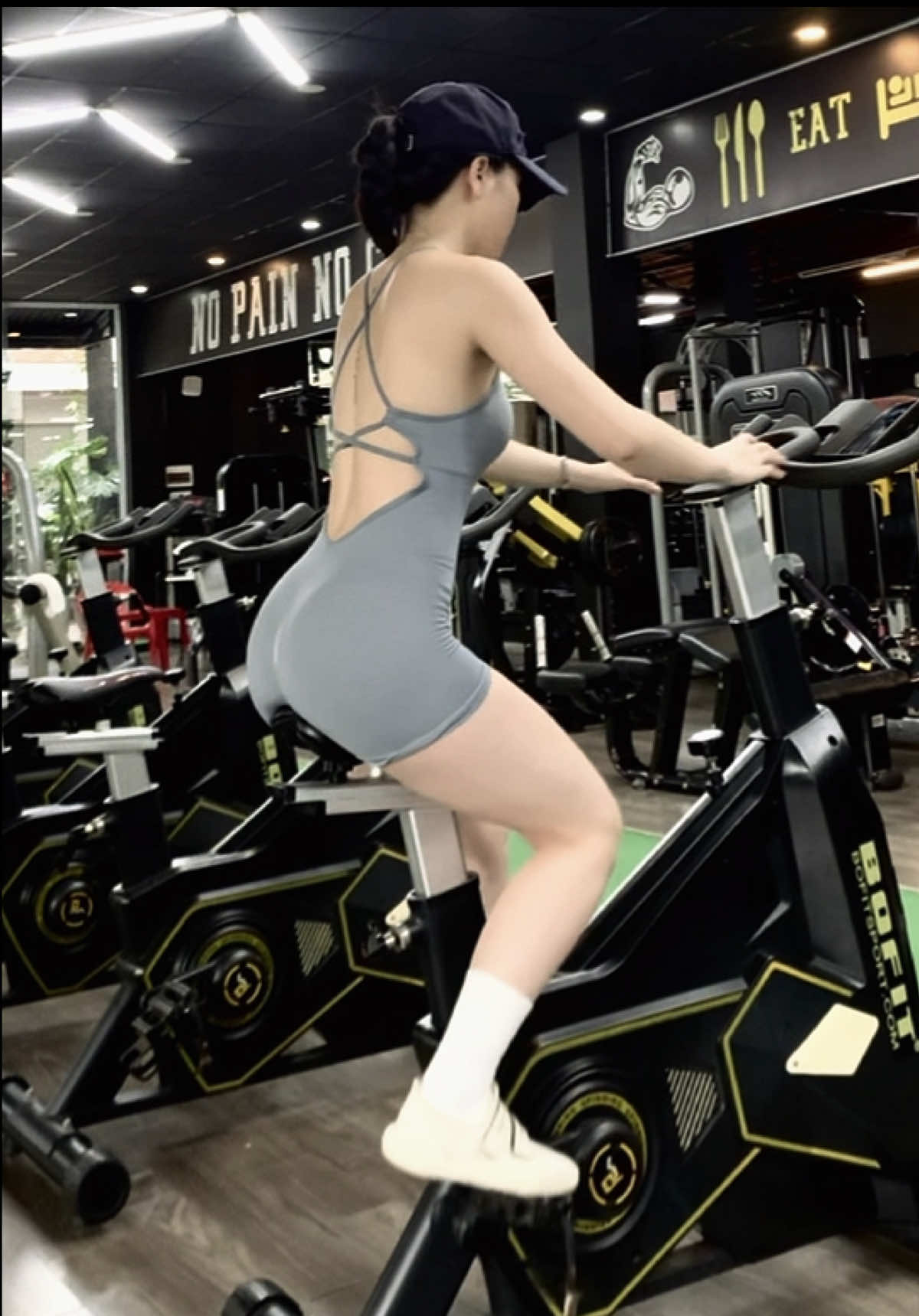 Đạp xe một xíu#gym #gymwear #xh #bé1m6 