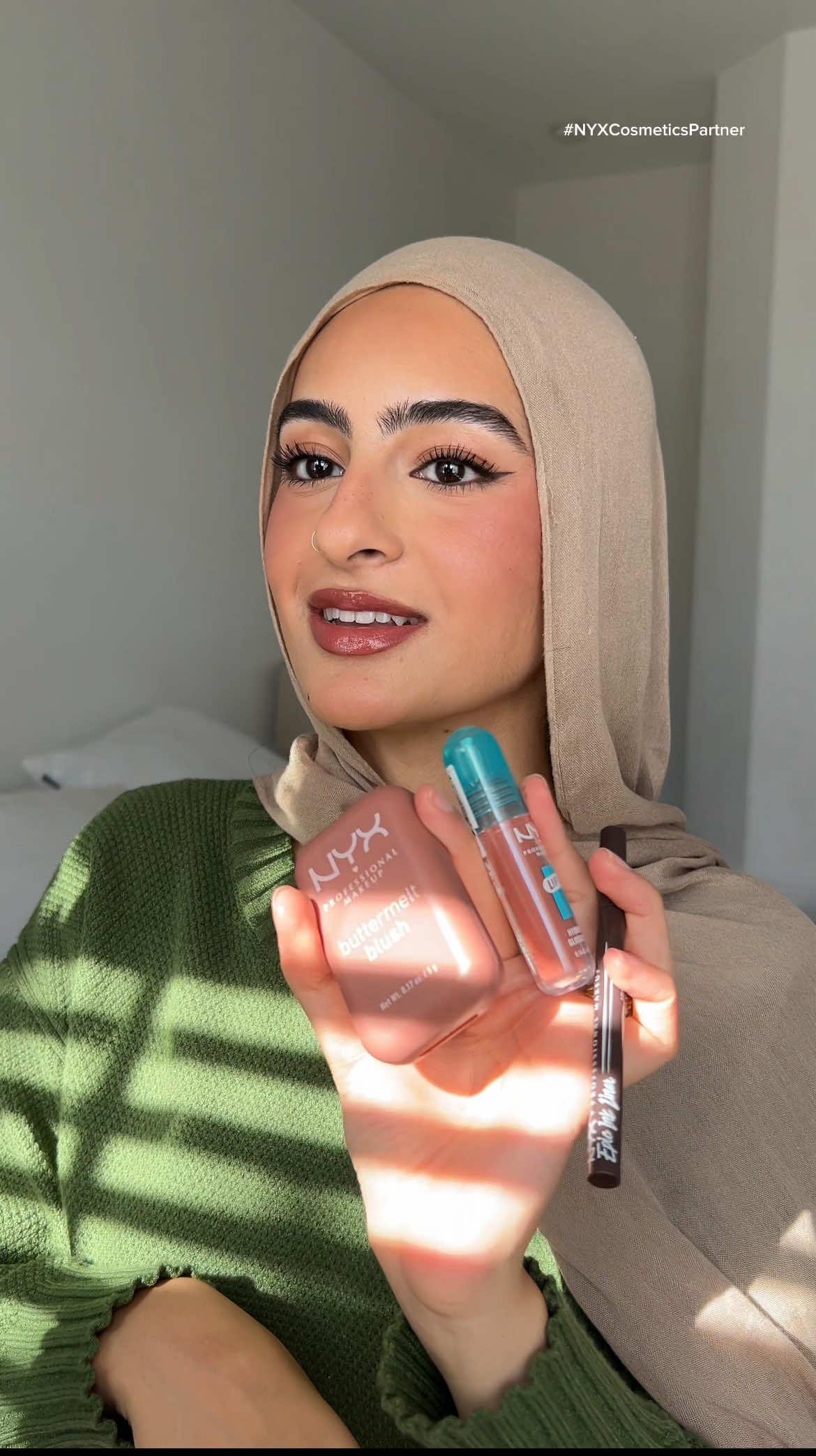 #NYXCosmeticsPartner The 3 product lineup for this holiday season @NYX Professional Makeup -Lip IV Stain in “Drippin in Rose”  -Buttermelt Blush in “Feeling Butta”   -Epic Ink Liner in “Milk Chocolate”