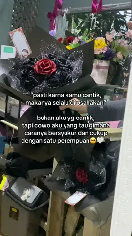 🌷bisa custom warna bunga dan wraping 🌷pemesanan maksimal H-1 🌷pemesanan bisa di ambil ke lokasi atau pengiriman menggunakan ojek online/bisa juga co via oyen🍊 🌷hasil bouquet tidak bisa 100% sama karena produk handmade - untuk harga dan pesanan bisa dm  wa:+62-895-622-347-448 🛒 Ena_bouquet27:shoppe,ig 📍hambalang citereup bogor happy shoping🧏🏻‍♀️ #buket #buketbunga #buketmurah #buketpitasatin #fyp 