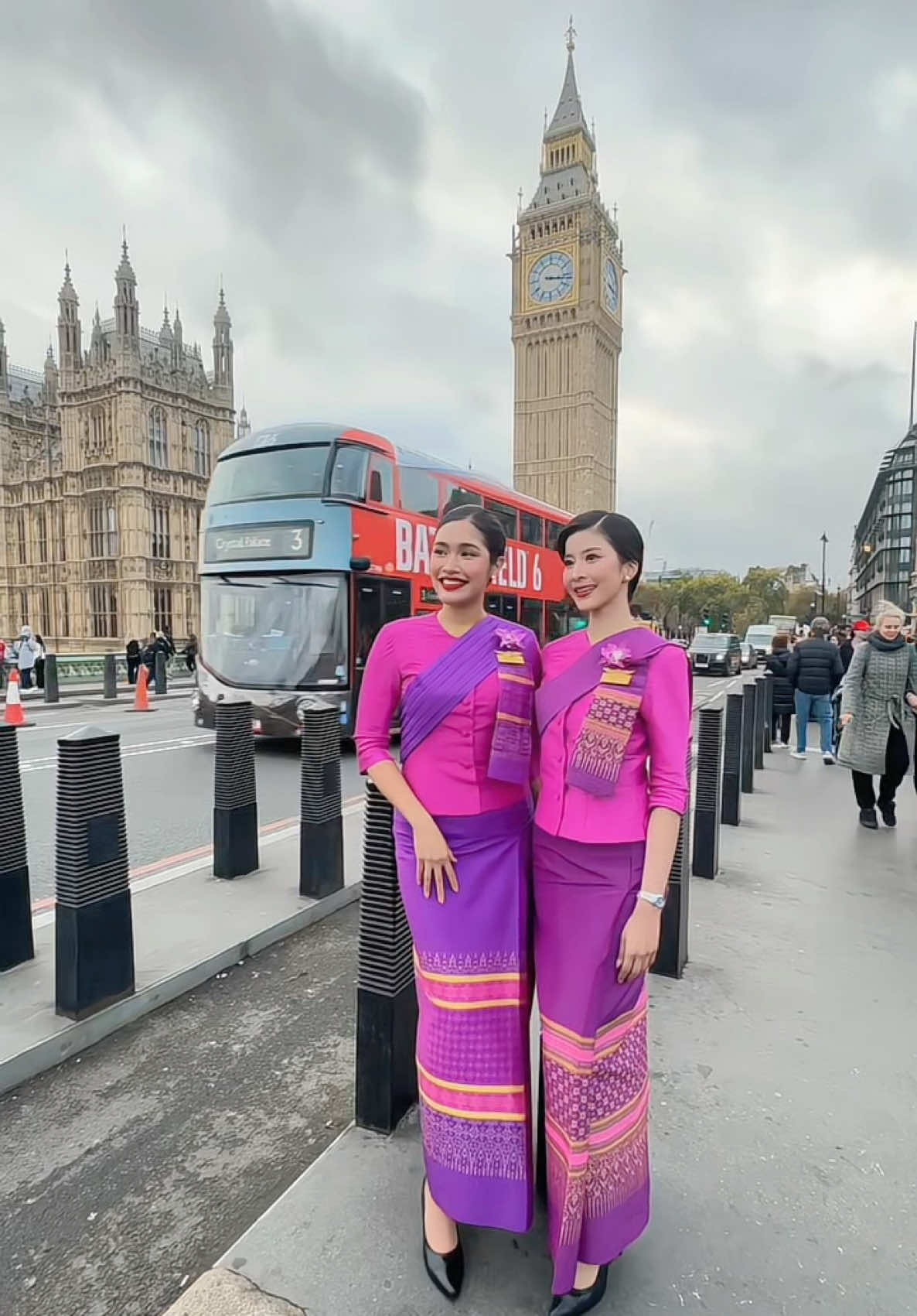 เป็นกำลังใจให้น้ิองๆทุกคนนะคะ 💜💖 #london #cabincrew #การบินไทย #fyp #แอร์โฮสเตส 