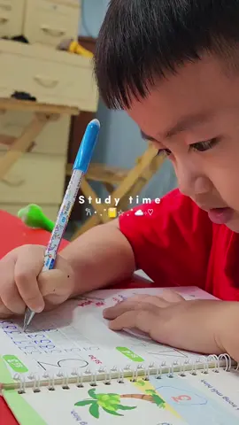 ngựa ngựa vậy thôi chứ học hành gì 