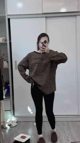 Đang soạn hàng mà ưng quả set này gê á #xuhuong #moingaymotoutfit #oufitmuadong #noel 