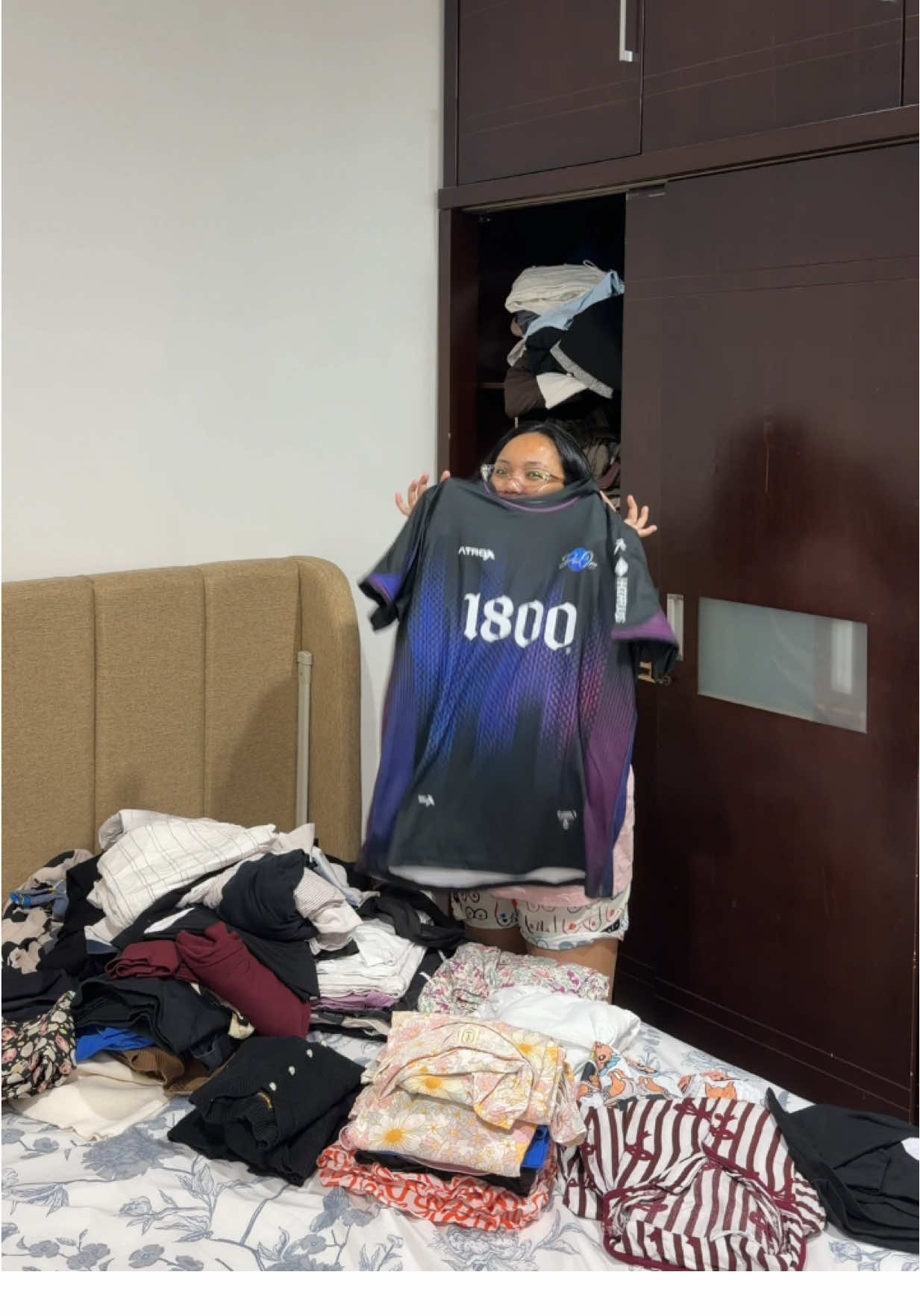 Lucu kan celana saya. Ada yang 💩, ada yang (•) (•), ada yang 🍑 Shincannnn!