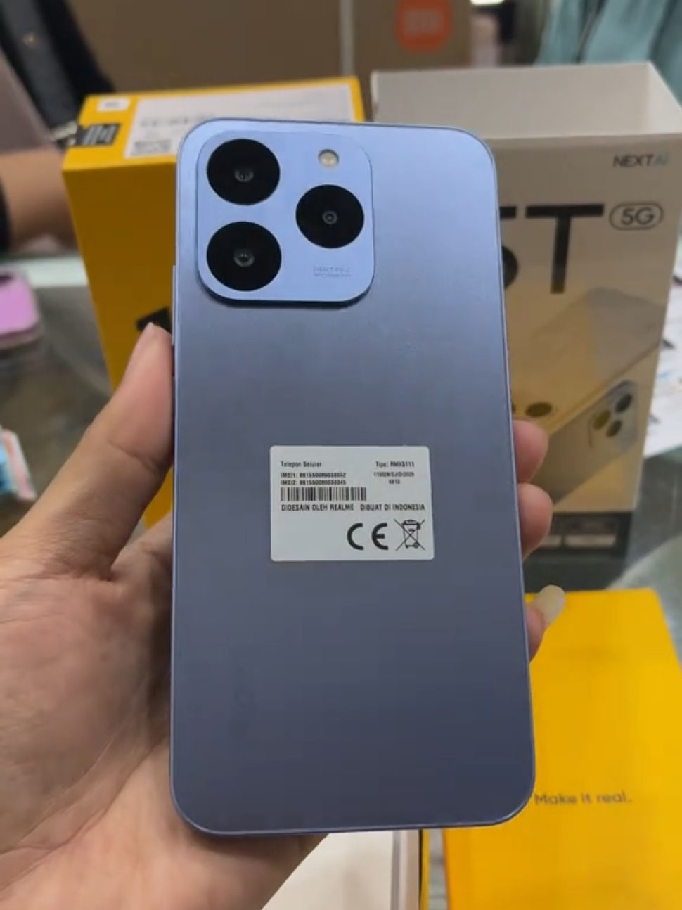 REALME 15T 5G -Chipset Dimensity 6400 -Baterai 7000mAh -Pengecasan 60W (Include adaptor 80W) -RAM 8/128 | 8/256 -Kamera  Dual 50MP -AMOLED 120Hz -Ketahanan Ip 66,68,69 (Anti air & Debu) -ByPass Charging (Yes) #realme #realme15t #fyp #gadgetpasuruan #pasuruan 