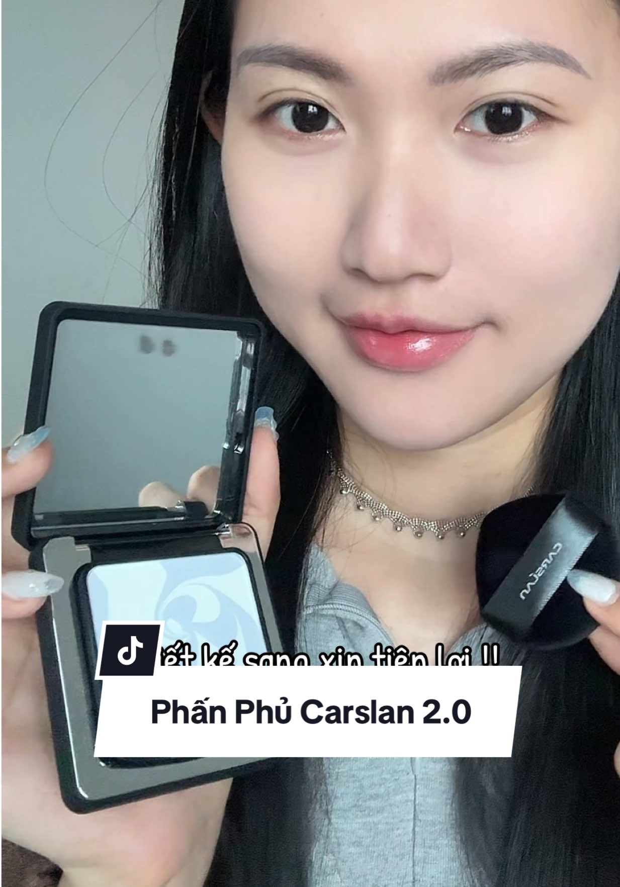 Mùa đông muốn makeup mượt hơn thì thử dạng phấn phủ có kết cấu mỏng nhẹ như Carslan bản 2.0 này cho đỡ bị vỡ nền nhaa #carslan #phanphukiemdau #phanphumongnhe #review 