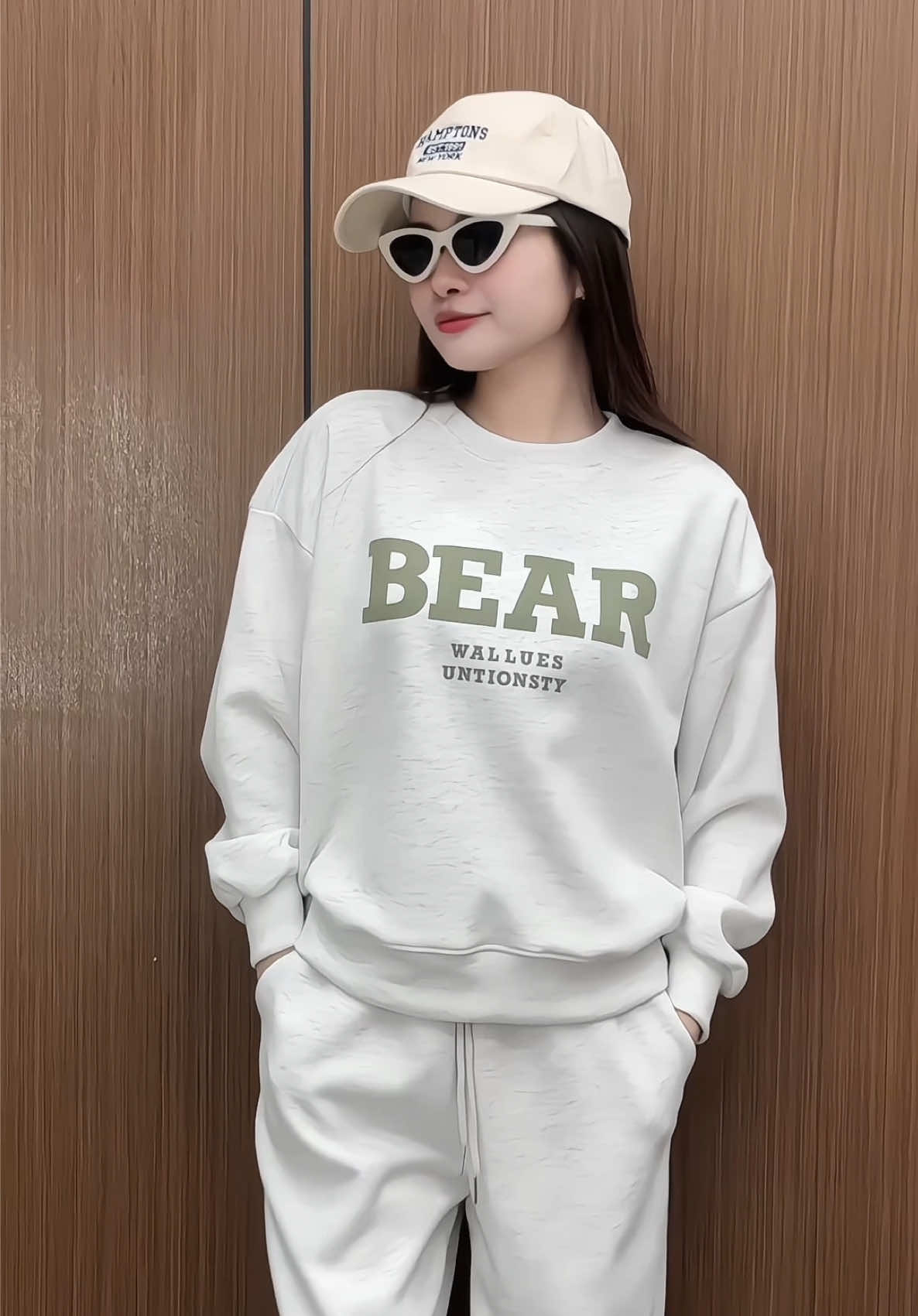 Giờ mấy chị sắm liền để còn có giá hời nhenn