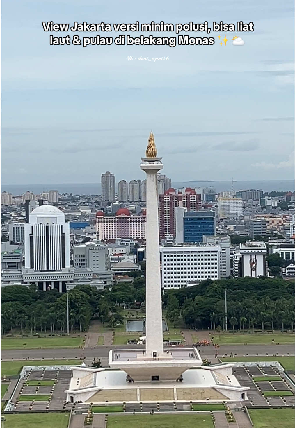 Ternyata bener yaa laut itu lebih tinggi daripada daratan 🫠 #fyp #jakarta #viewjakarta #monas #lautjakarta 