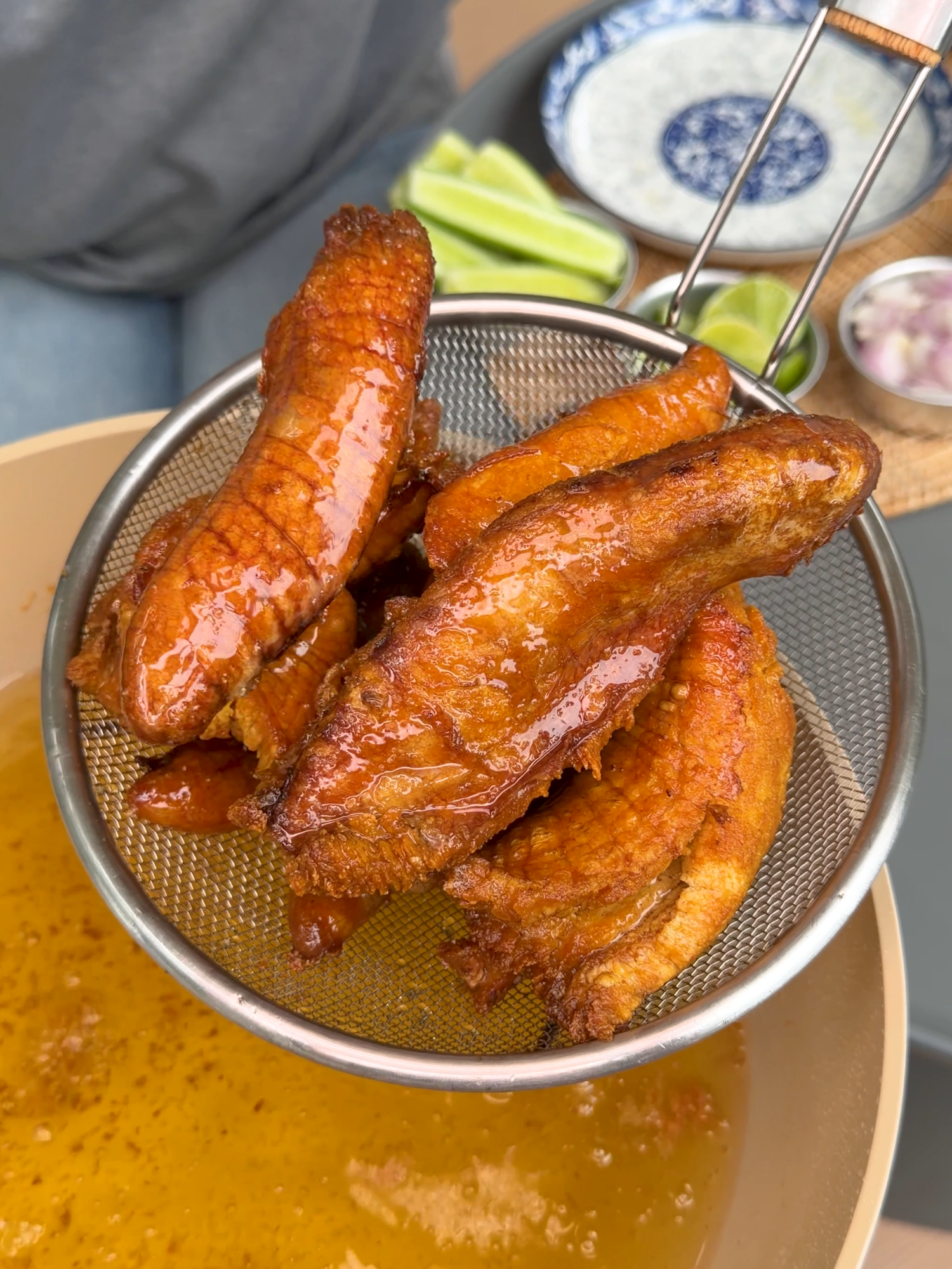 ข้าวยำไข่ปลาทะเล ทอดร้อนๆแซ่บมาก#tiktokพากิน