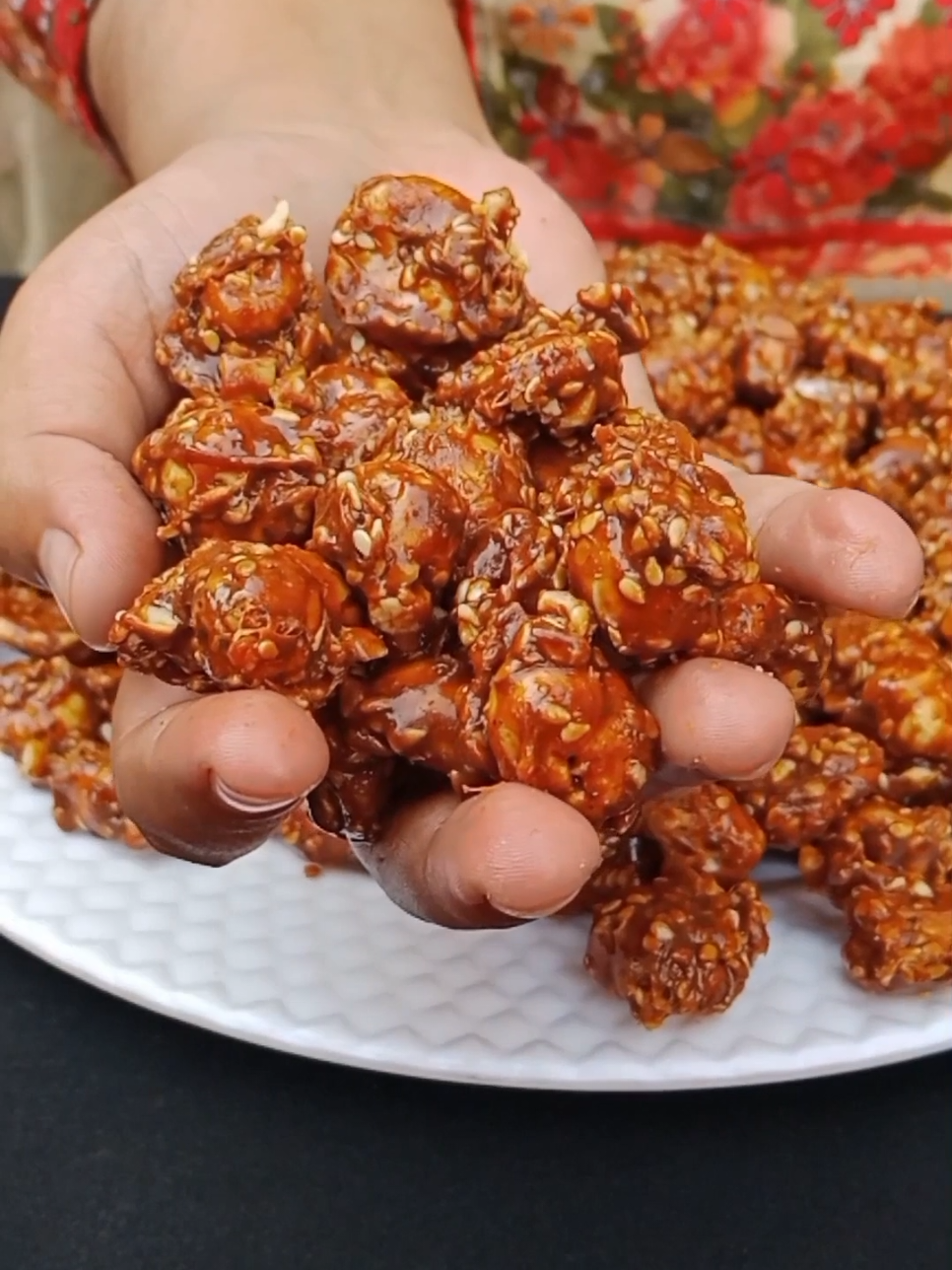 Immunity Booster Caramel Sweet Makhana Recipe | Makhana Til Gur Ravri | Winter Special Makhana Gur Balls | No Sugar High Protein Makhana Dry Fruit #immunitybooster#healthyrecipes #crispybook #winterrecipes 