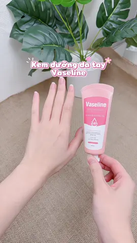Vào mùa da khô nứt nẻ rồi các bà ơi #kemduongdatay #vaseline #reviewlamdep #xuhuong 