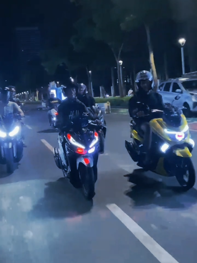 vibesnya malam hari emang gada obat #4u 