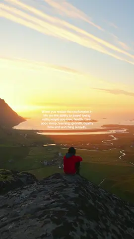 Enjoy the little things in life #peaceful #lofoten #norway #naturelover #sunrise 