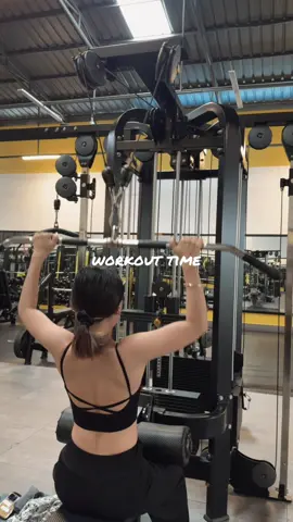 លំហាត់ខ្នងសំរាប់មិត្តនារី 🥰💪🏻💰 #telegram069792998 #trainer #គ្រូបង្ហាត់ប្រាណ #tiktok 