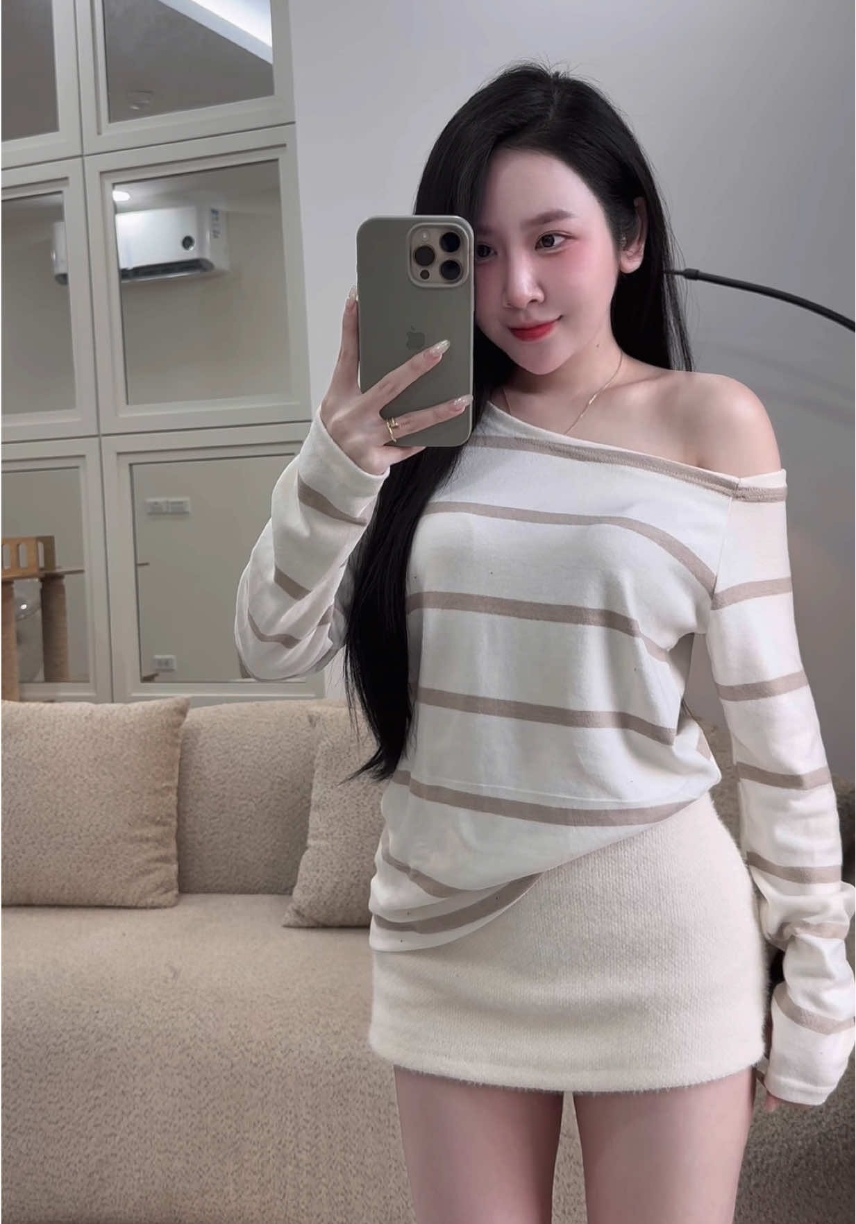 Áo lệch vai dài tay#aolechvai #xuhuong #thoitrang 