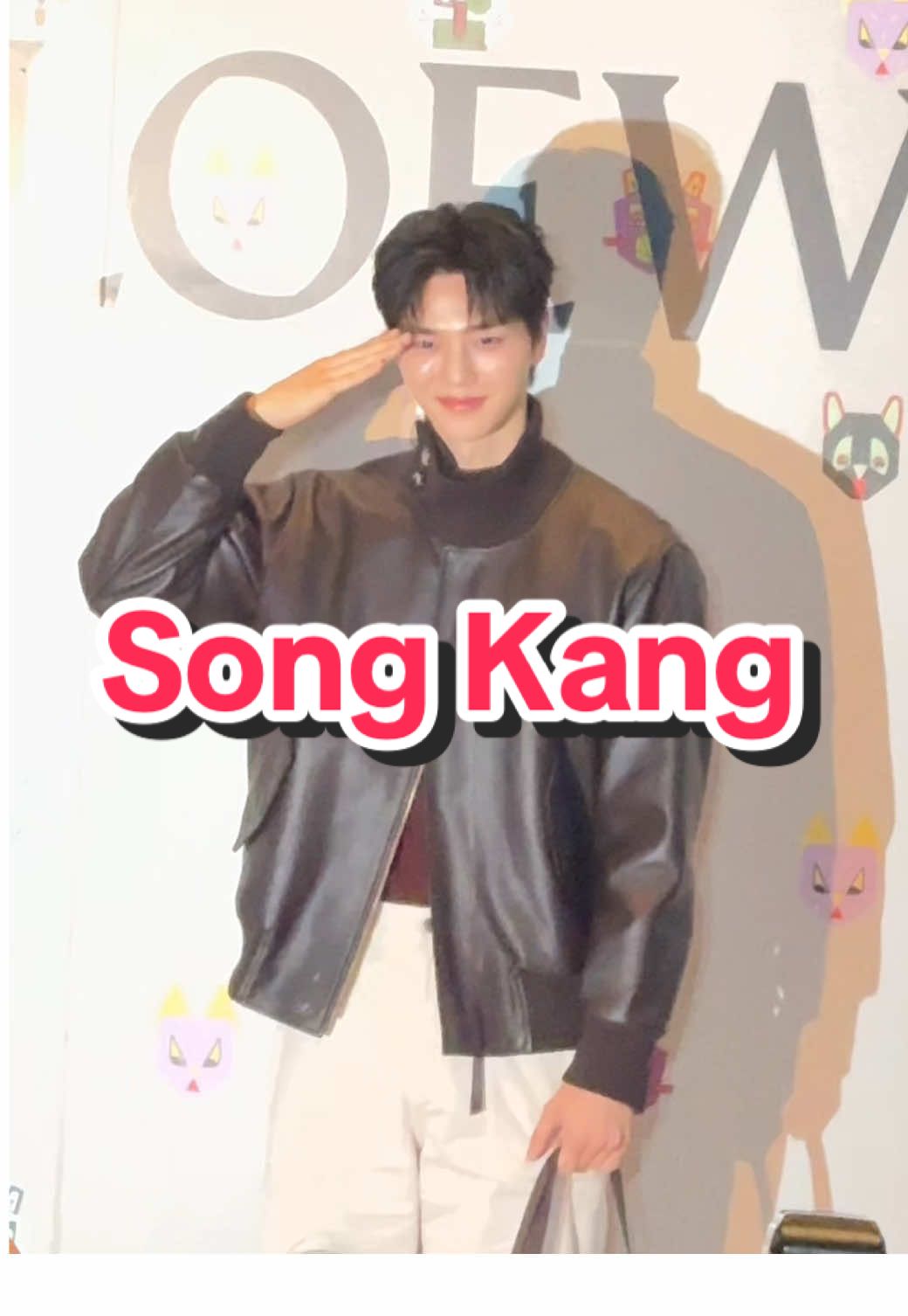 I’ll continue uploading the red carpet videos later. For now, I’m posting my video of Song Kang from his Loewe photocall earlier. 📸 🥰 #SongKang #송강 #로에베 #Loewe 