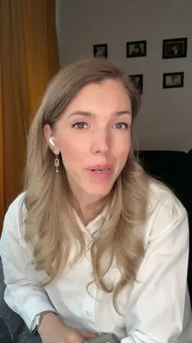 Știi câtă sare are nevoie copilul tău? În postarea de astăzi vorbesc despre sarea la bebeluși și copiii mici, de la 0-6 luni până la 3 ani. ❓Cât este prea mult? Și cum putem să reducem? 💚Vezi video-ul până la capăt pentru a afla tot ce trebuie să știi despre sarea în alimentația copilului! #pediatreebyilincatranulis #ilincatranulis #consultantlactatie #ibclc #crescteresanatoasa #diversificare #puericultura #pediatrie