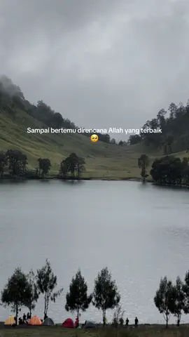 Boleh jadi ini yang terbaik untuk kita. Selamat beristirahat sejenak Semeru & Ranu Kumbolo ☘️⛰️ #gunungsemeru #ranukumbolo #lscholiday #erupsisemeru #lumajang 