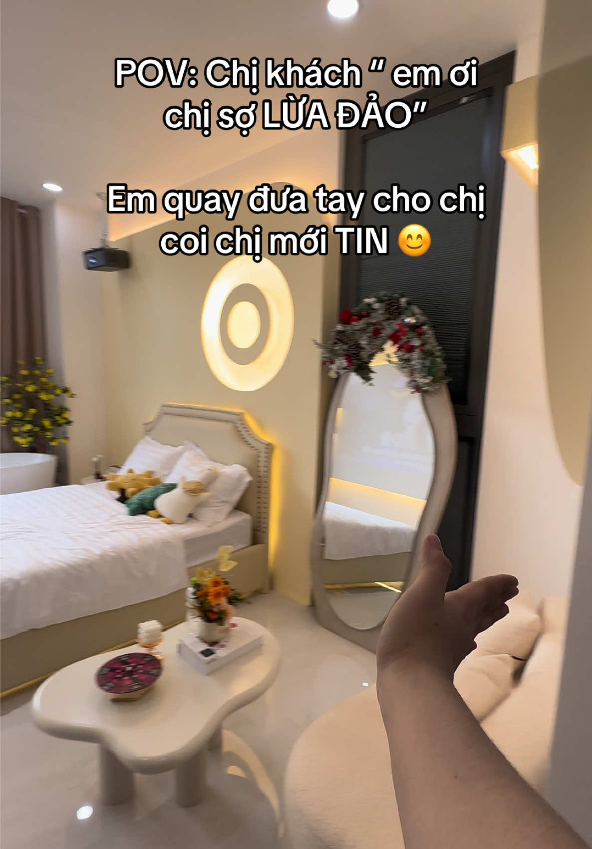 Chị khách “em ơi chị sợ lừa đảo” Em quay tay cho chị xem chị mới tin #orihome #staycation #diadiemhenho #dateidea #homestay 