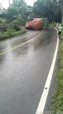 ada kecelakaan   tunggl