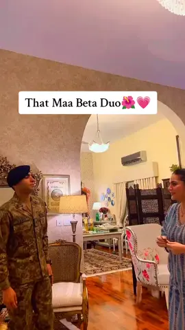 The proper way to get ur ranks on, love u maa. Tm ho to Sab ha . . #trendingnow #trend #army #pma #mom 