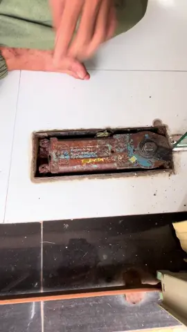 Khách bảo lề này còn ngon, đừng có thay em ơi😅