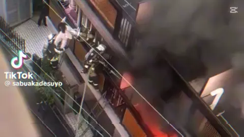 パニックでも大丈夫か？消防士も大丈夫か？すぐに起き上がるのかっこいい(｀✧∀✧´)👍💘いいねよろしく#消防士#パニック#家事#かっこいい#家