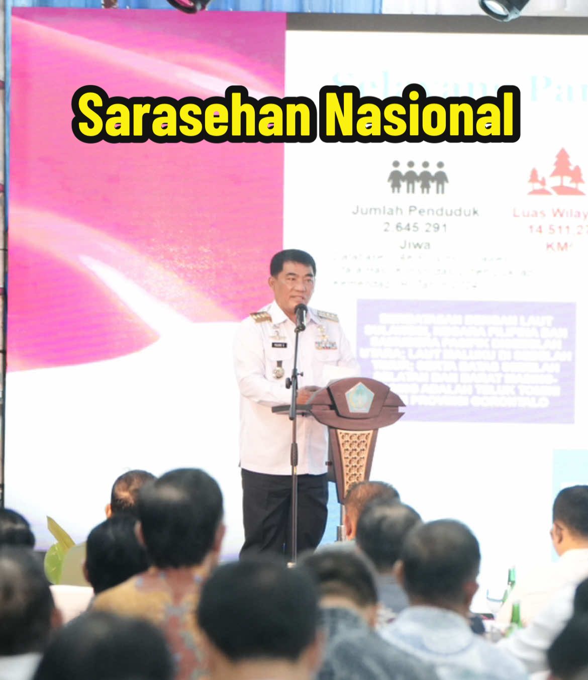 Pemerintah Provinsi Sulawesi Utara terus berupaya mencari solusi inovatif untuk membiayai pembangunan. Sarasehan Nasional ini menjadi wadah penting untuk bertukar pikiran tentang obligasi daerah sebagai salah satu instrumen investasi publik.  Saya berharap, dengan kehadiran tokoh-tokoh nasional seperti Bapak Melchias Markus Mekeng sebagai Ketua FPG MPR-RI dan Bapak Akbar Faizal Politisi Indonesia, kita bisa mendapatkan wawasan baru yang bisa diterapkan di Sulawesi Utara. 📍Ruang C.J. Rantung Kantor Gubernur Sulut. Rabu, 19 November 2025. #YuliusSelvanus #KolaborasiSulutMaju 