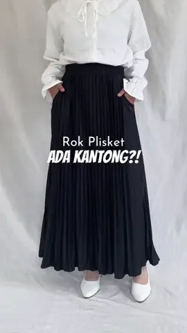 Buat naruh barang kecil ga repot lagi, rok plisket kamu ada kantongnya ga? 😋 #rekomendasirok #rokplisket #rokjumbo #skirtpleated #skirtoutfits 