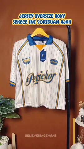 every fame, every cheer, encapsulated in these colors 🔵⚪ #jersey #fashiontiktok #ootdfashion #fyp #viral 