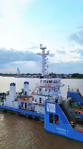 jenis kapal apa ini ? komen yg tau #CapCut #drone #fyp #pelautindonesia 