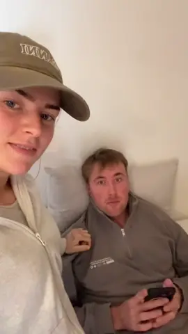 han synes jeg er sjov