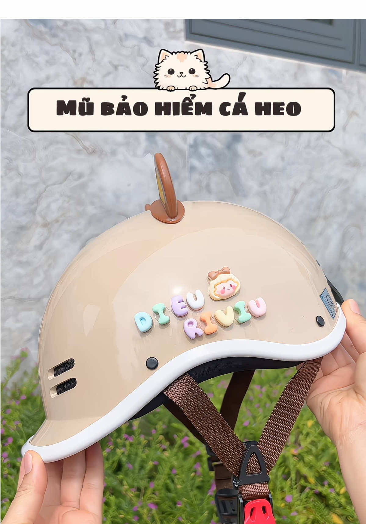 Mũ bảo hiểm cá heo kèm tai gấu 🐻 + charm chữ 👍👍quá đẹp nha #mubaohiem #mubaohiemcaheo #mubaohiemnuadau 