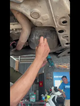 Xe hybrid đi nhớt gì #mrdan #castrol 