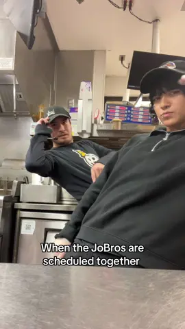 @Vamp #jojosbizarreadventure #jojos #fastfood #besties 