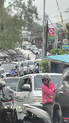 Situasi terkini di Wanagiri, Kamis (20/11). Yang melintas harap bersabar dan selalu berhati-hati nggih.