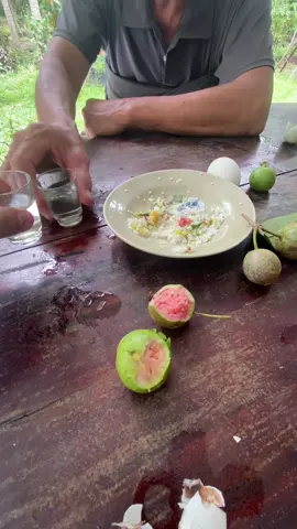 Trưa Làm ly nước MƯA. Với chùum ổi sau hè chấm muối ớt 🌶️ 