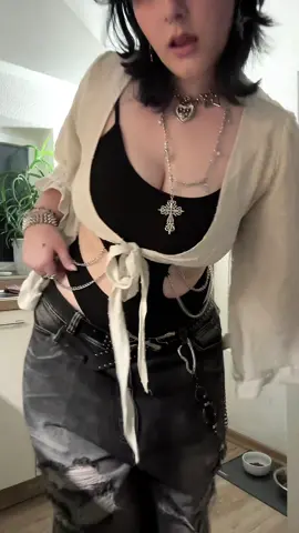 Have been using that sound too muchhh ykdndly #foryoupagе #goviral #xyzabc #alternative #fashion 