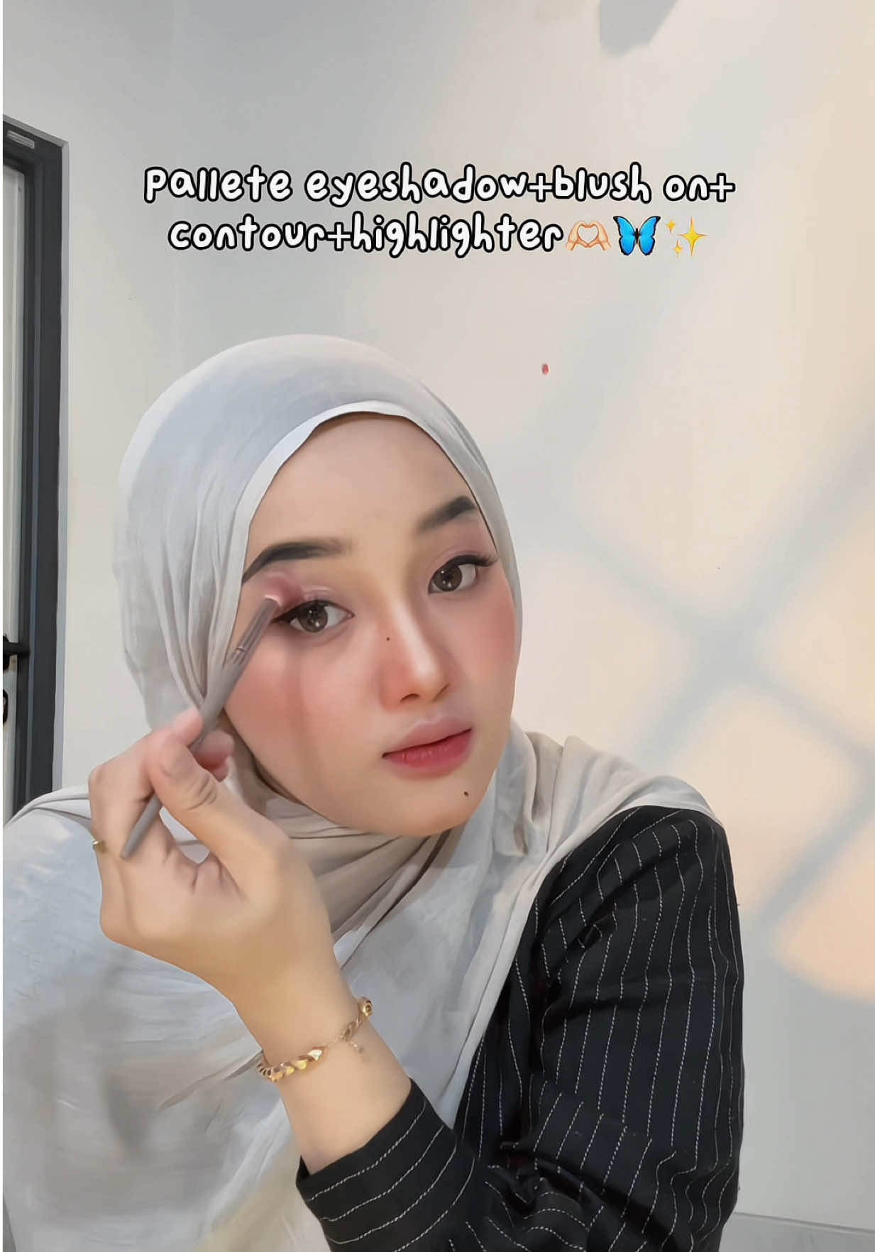 Praktis bgt bisa multy  #eyeshadow #makeup #makeupartist #makeuphacks #BeautyTok 
