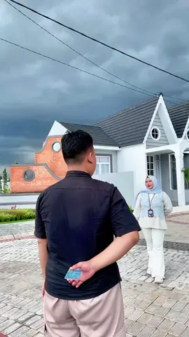 Udah Ketebak Nih ‼️ Konsumen Pasti Mau Banget Rumah Tengah Kota yang Paling Full Fasilitas dan pastinya Satu2nya yg berkonsep belanda 🏘️ #fyp #lewatberanda #rumahidaman #leidenpark #cluster 