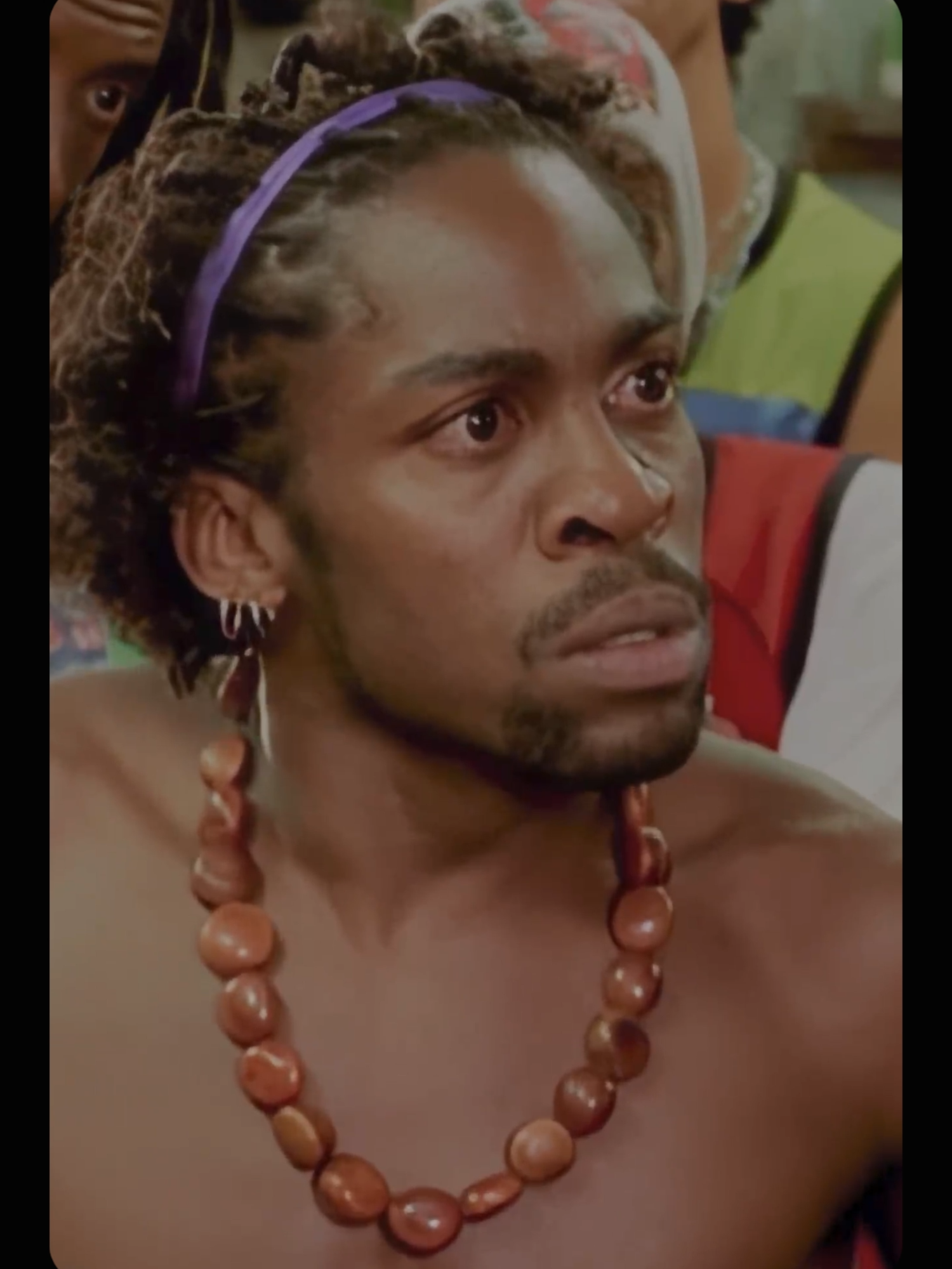 Se existe uma cena que define o cinema nacional, é essa. E se existe uma data pra gente sentir cada palavra desse texto, é hoje. ✊🏿📅 Muita gente não sabe, mas esse monólogo do Roque (o gigante Lázaro Ramos) em 