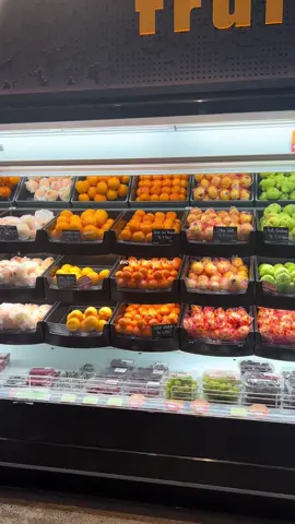 When your mom takes you to grocery v your dad takes you to groceries 