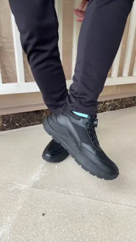 Aksara Sepatu Sneakers Kasual Kerja Formal Sekolah Full Black Hitam