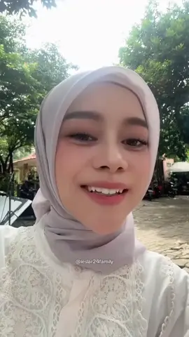 Kamis. 20 November 2025 MasyaAllah 💞 Lagi di lokasi syuting 😍 . . #sinetron #lestykejora #rizkybillar #leslar 