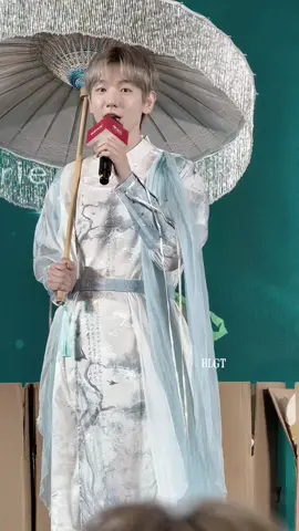 Xian Sheng 🛐 #baekhyun 