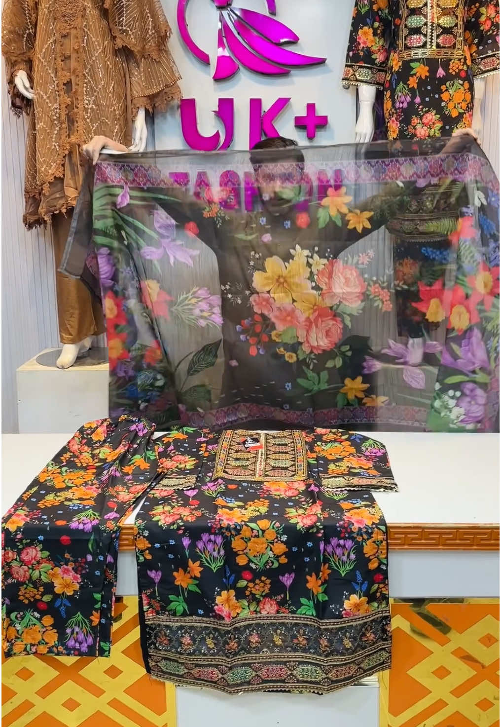 New bana dora silk 3 pc price 3200 all over Pakistan home delivery #foryou #viral #trending #is 