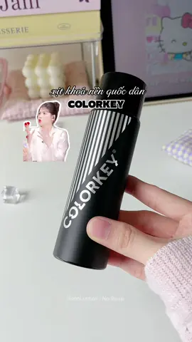 Xịt khoá nền quốc dân Colorkey 🧏‍♀️✨ #colorkey #xitkhoanen #makeup #goclamdep #fyp 