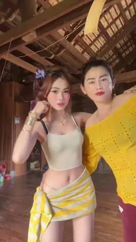 2នាក់ម៉ាក់ម្ដង