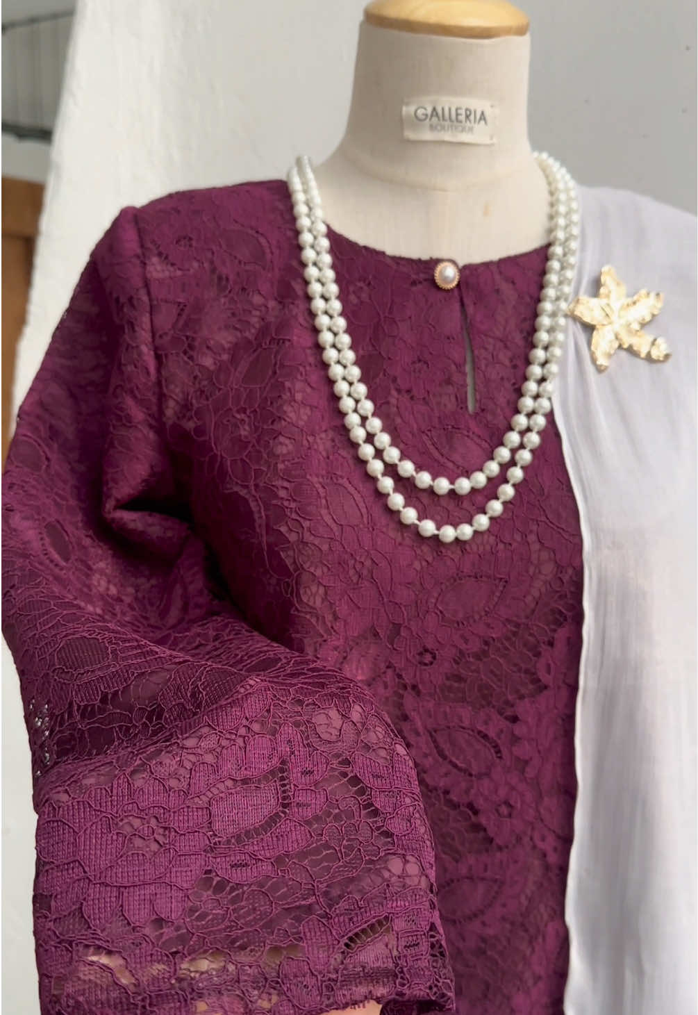 Lembut di mata, lembut juga dipakai 💕 ANGGERIK Baju Kurung in Dark Purple available sehingga 4XL-52 inch ya beauties, jangan tunggu lama-lama🤭 . #GalleriaKesuma #raya2026 #bajukurungriau #bajukurungplussize #bajukurung 